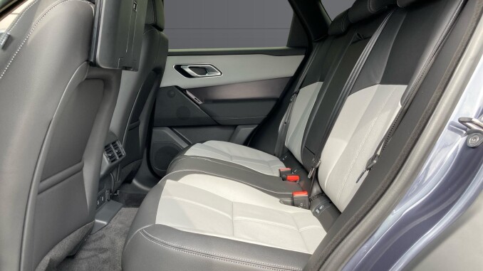 Land Rover Range Rover Velar 3.0 D300 MHEV Belgravia Edition Satin 5dr Auto Diesel Estate - Image 4
